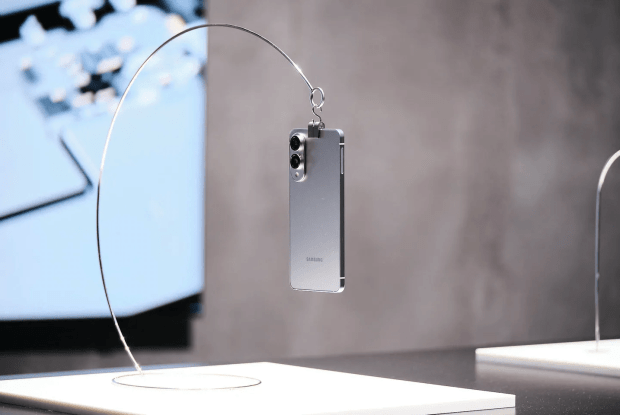 У Samsung «випадково» розсекретили дату анонсу та ціну Galaxy S25 Edge9