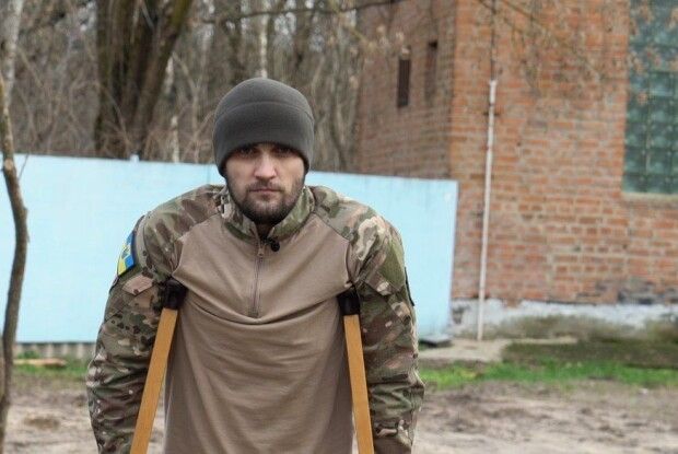 «Годували раз на день, тикали пальцем у рани». Військовий розповів про понад 100 днів у російському полоні