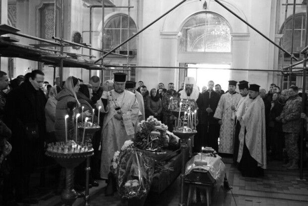 Лучани провели у останню дорогу загиблого у війні з росією військовослужбовця Миколу Середу