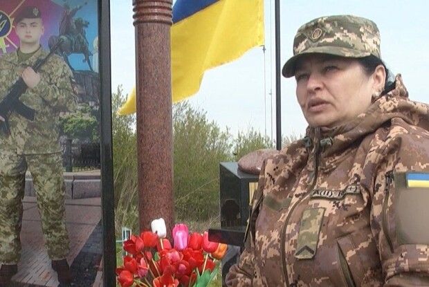 Мати пішла на війну, щоб помститися за сина
