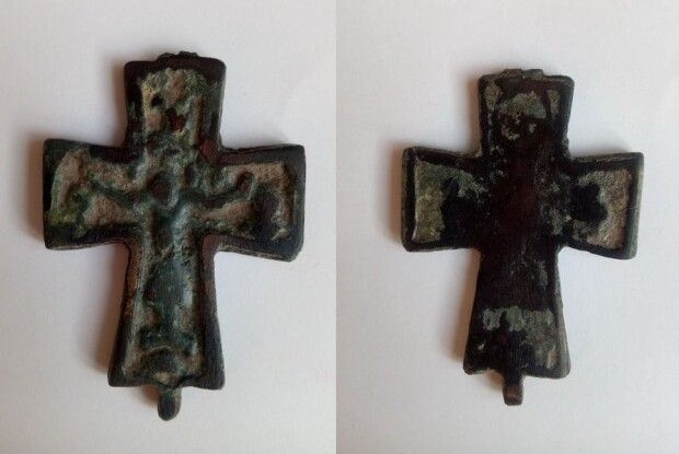 Музею волинської ікони подарували хрест-псевдоенколпіон