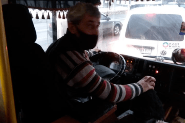 «Нічого було народжувати»: маршрутник не пустив у салон чоловіка з двома дітьми