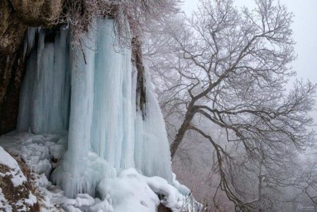 На Прикарпатті замерзли водоспади
