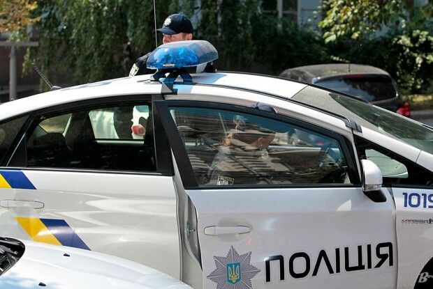 На Волині ще один чоловік накинувся на … автомобіль