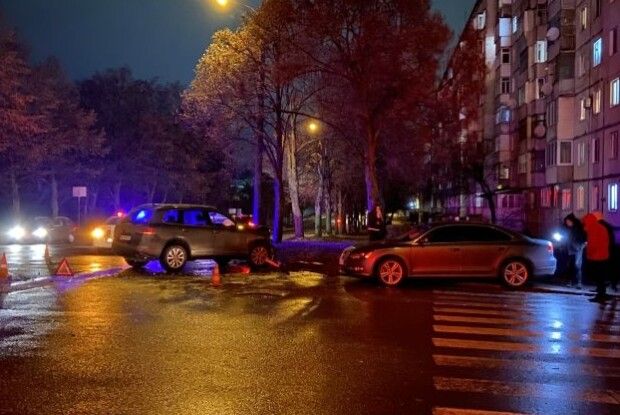 Біля «зебри» у Рівному сталася аварія (Фото)