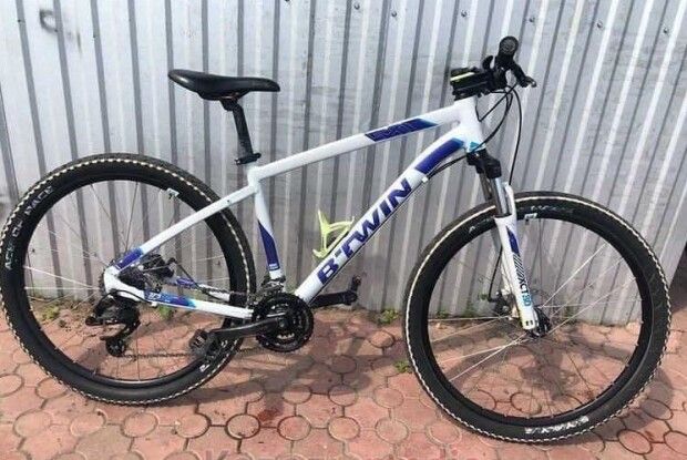 На Волині крадій велосипеда потрапив на відеокамеру (Відео)