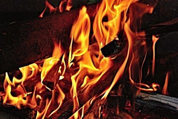 Поки мати вела в садочок старшу дитину, її маленький син згорів заживо