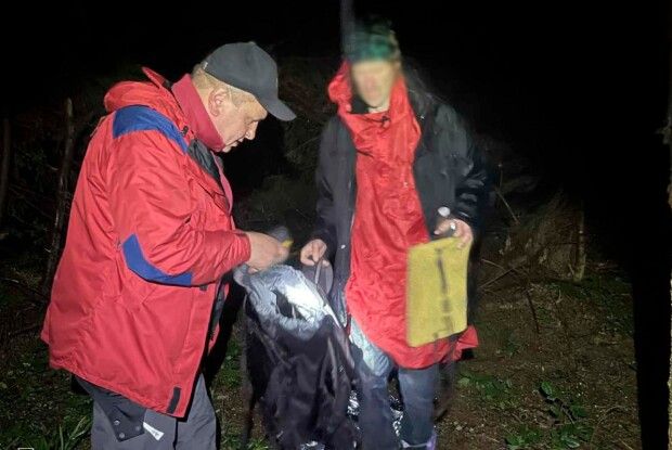 На Закарпатті рятувальники знайшли туриста, який 4 дні блукав Карпатами