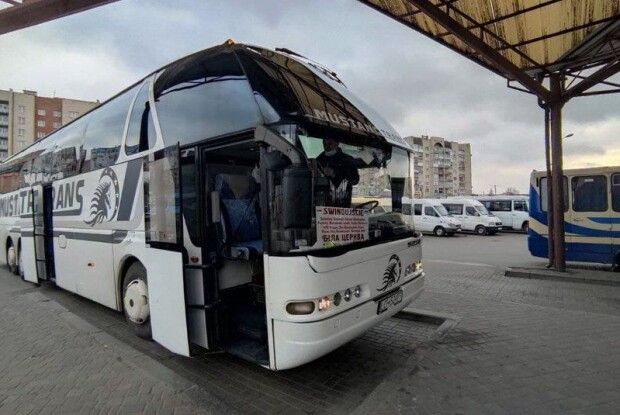З Луцької автостанції курсує на пів сотні рейсів менше. Куди важче доїхати