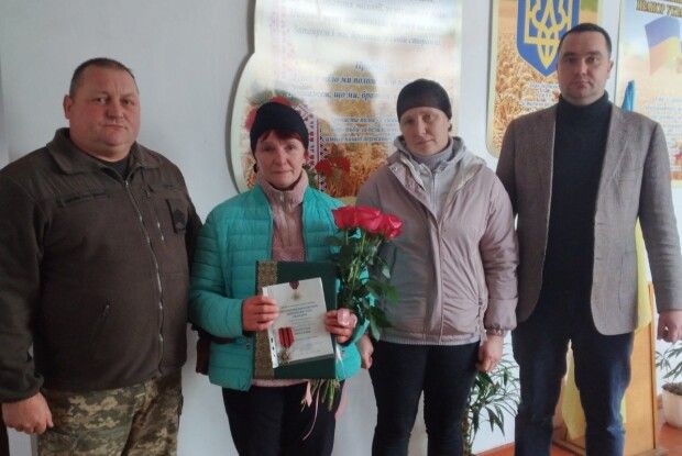 «Золотий хрест» полеглого Героя з Волині вручили його матері