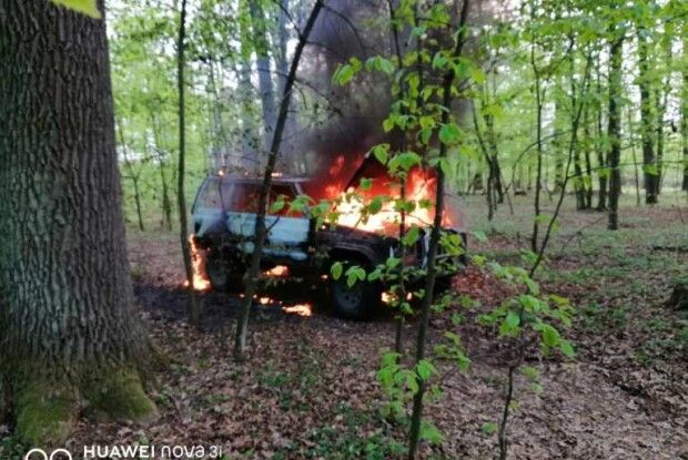 На Ківерцівщині знову горів джип «на бляхах» (Фото. Відео)
