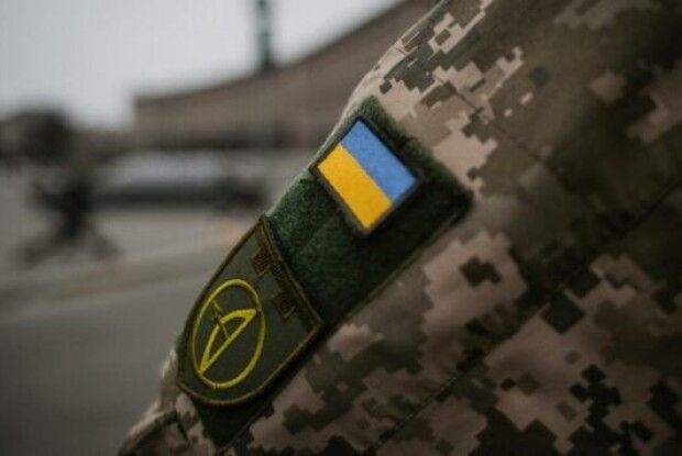 На Рівненщині група чоловіків заблокувала авто ТЦК