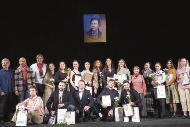 «Усі вже звикли: геніїв немає. А що, як є?»