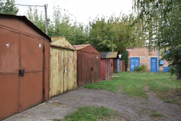 У Луцьку продовжують демонтовувати незаконно встановлені споруди