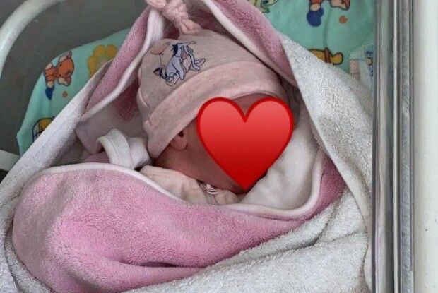 Дружина українського футболіста народила дівчинку під обстрілами російських військ (Фото)