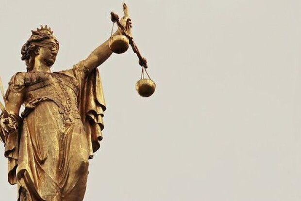 Мешканець Здолбунова пропонував поліцейським 400 доларів хабара