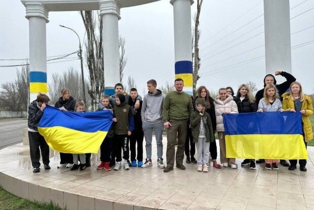 Допитували 13 годин: в Україну повернули ще 24 дитини депортованих до росії
