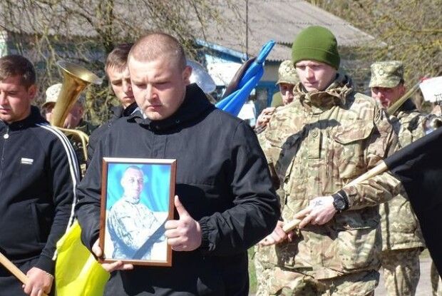 На Волині на пагорбі Слави поховали загиблого воїна Леоніда Тімцо (Фото)
