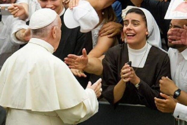 Вперше в історії: Папа Римський дозволив жінкам голосувати на Синоді