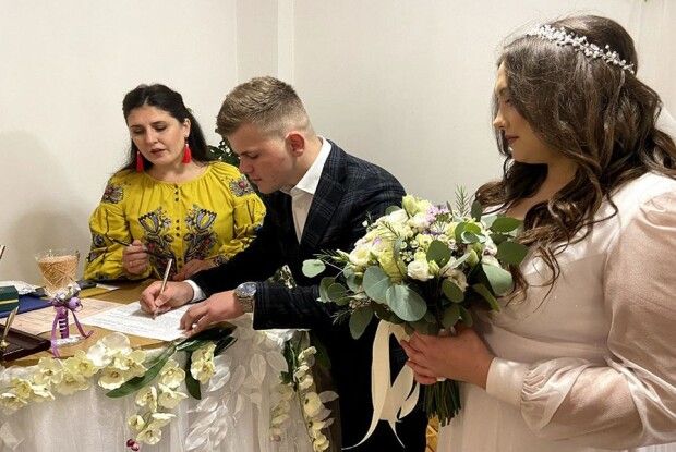 У Луцьку побралися військові, які познайомилися на службі (Фото)