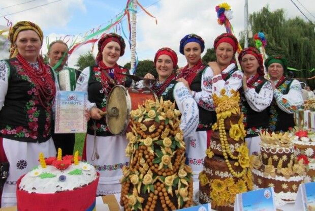 На Волині пройшов унікальний фестиваль «Український коровай-сузір’я» (Фото)