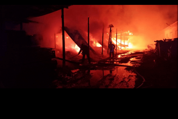 На Волині – велика пожежа на об’єкті з виготовлення пиломатеріалів