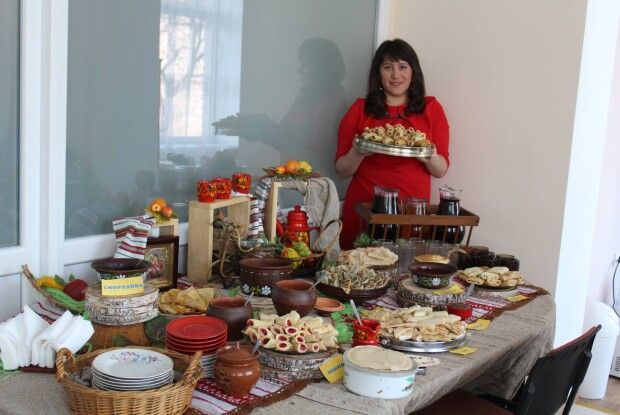 У маневицькому арт-кафе найкраще меню – то спілкування