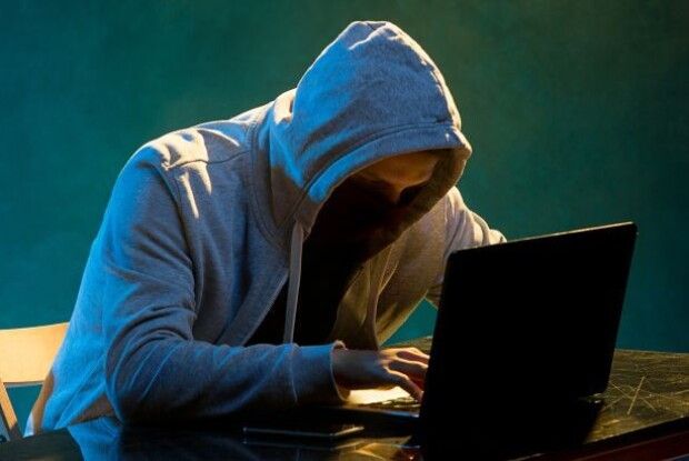«Люди не повинні боятися свого уряду»: Anonymous виклали в мережу базу Центробанку Росії та звернулися до путіна