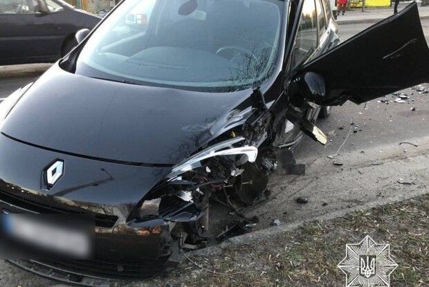 На Волині Renault в’їхав у Volkswagen (Фото)