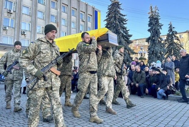 Назавжди 22: на Волині провели в останню путь Героя Марка Данилюка