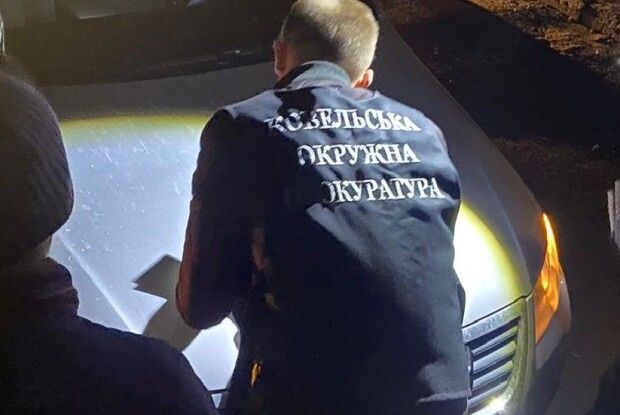 4500 доларів США за пакет підроблених документів: волинянина судитимуть за організацію незаконного переправлення чоловіків через кордон (Фото)