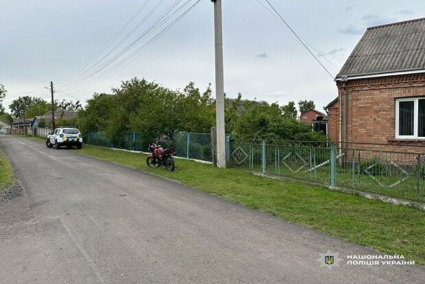 У селі на Волині неповнолітній мотоцикліст врізався у перешкоду, - поліція