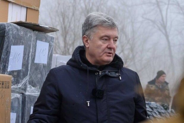 Ті, хто тисне на журналістів та бізнес, дають пас нашим недругам – Петро Порошенко