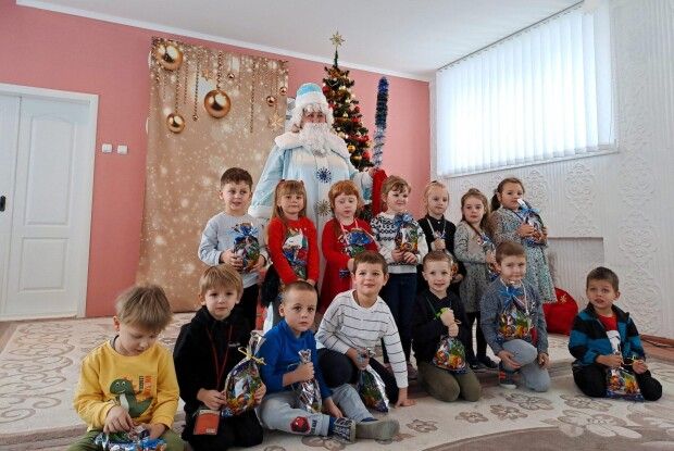 Для найменших волинян Миколай приніс 6450 наборів солодощів