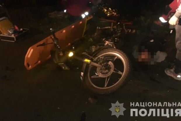 На Волині вночі мотоцикл з трьома дітьми влетів у легковик (Фото)
