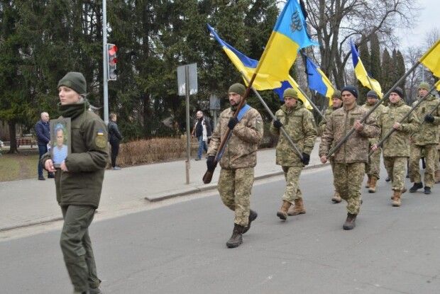 Непоправна втрата: Волиняни провели в останню путь захисника Волновахи (Фото)