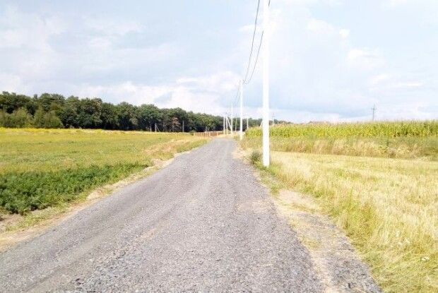 У селі під Луцьком на місці ґрунтових доріг пролягли білощебеневі