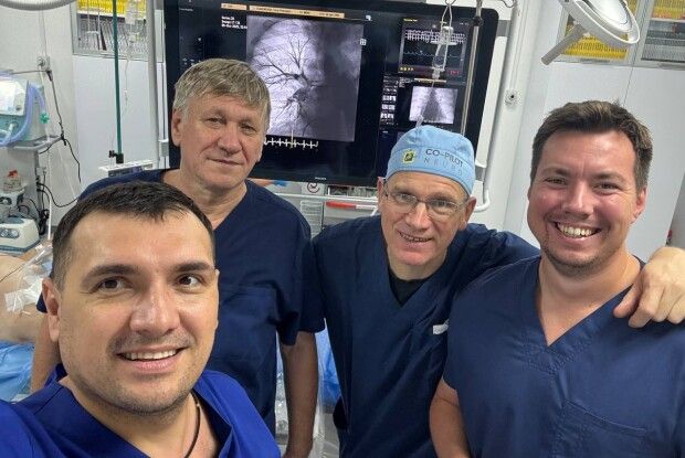 Вперше на Заході України львівські лікарі видаляють тромби без скальпеля
