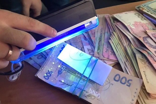 На Волині начальника лабораторії органу сертифікації спіймали на хабарі