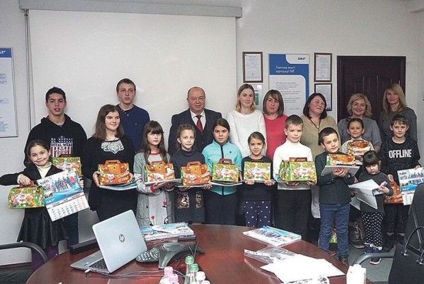 Ви знаєте, де в Луцьку  працюють помічники святого Миколая? На «СКФ Україна»!