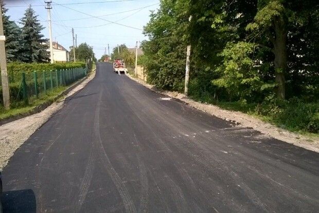 У Володимир-Волинському районі ремонтують сільську дорогу