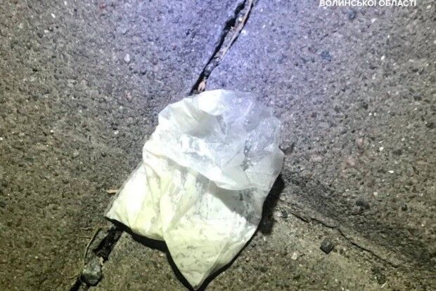 У Луцьку під час комендантської години затримали чоловіка без документів та з наркотиками