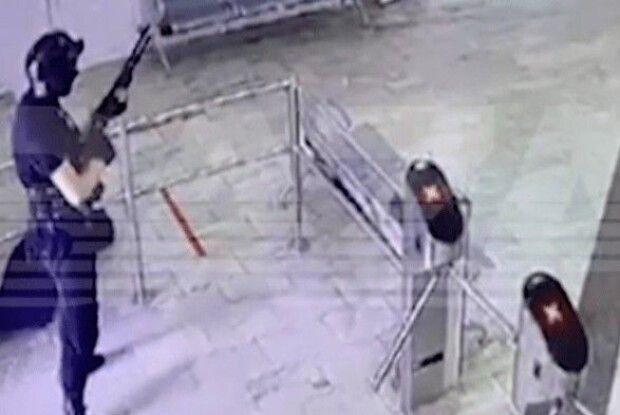 Стрілок, що вбив 8 людей в Пермському університеті, прийшов до тями