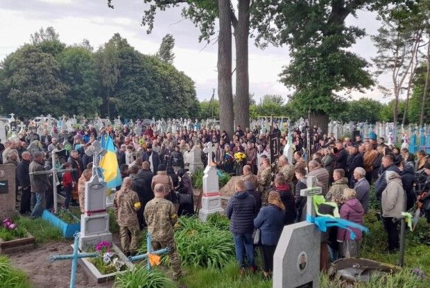 На Волині попрощалися із загиблим Героєм Валентином Костюком (Фото)