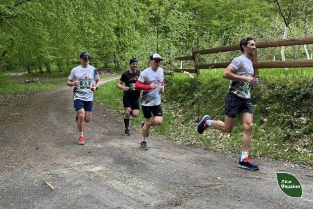 Біг. Ти. Квіти: у мальовничому лісництві на Волині провели унікальний забіг