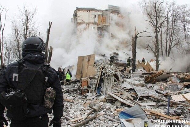 У Харкові з-під завалів дістали тіло дівчинки