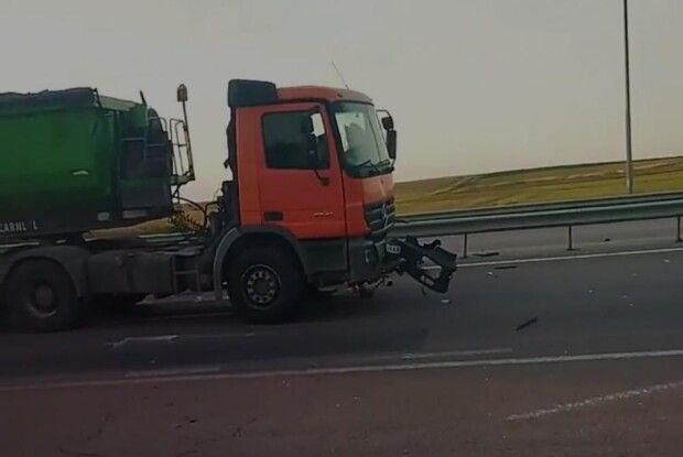 На Рівненщині трапилась ДТП за участю вантажівки (Фото)