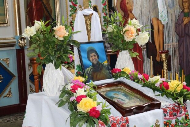 Горохівщина провела останньою земною дорогою загиблого на війні Героя (Фото)