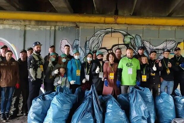 У Всесвітній день прибирання на березі Стиру у Луцьку активісти зібрали 100 кілограмів сміття 