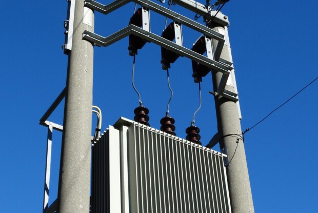 У Ратному на новому житловому масиві будівель ще майже немає, а вже зайнялися дорогами та світлом